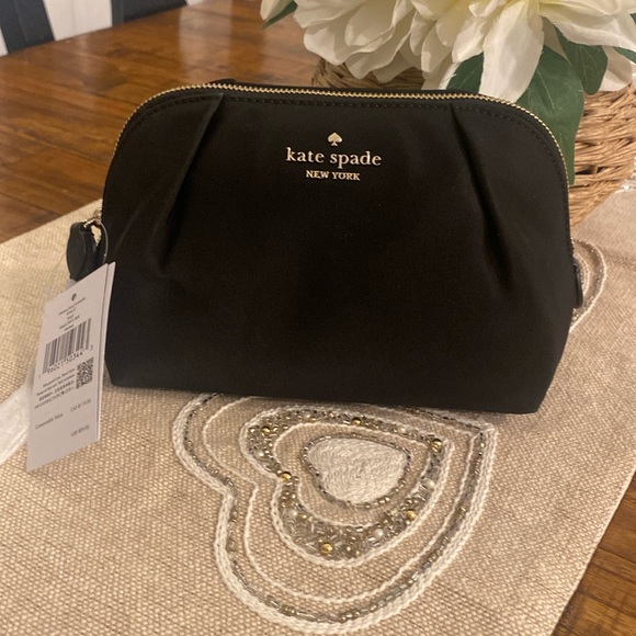 kate spade Handbags - Kate Spade Chelsea Cosmetic bag